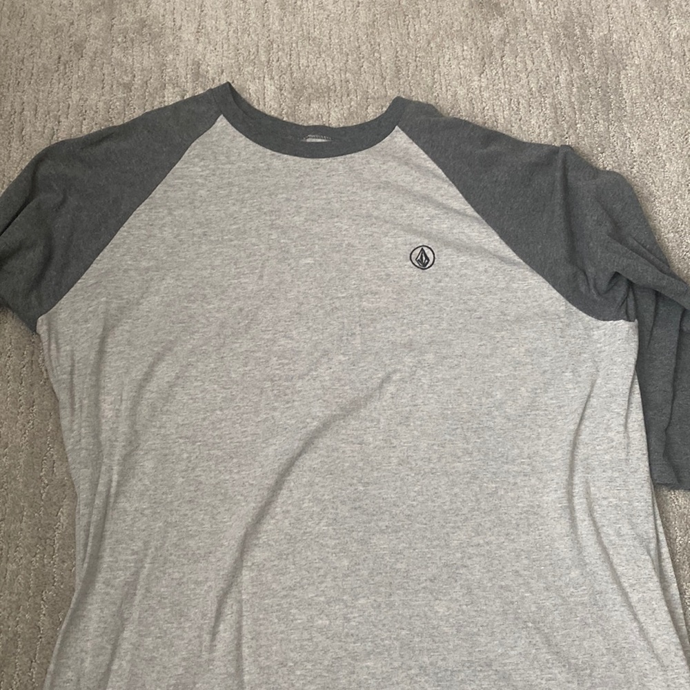 Mens baseball style tee from Volcom